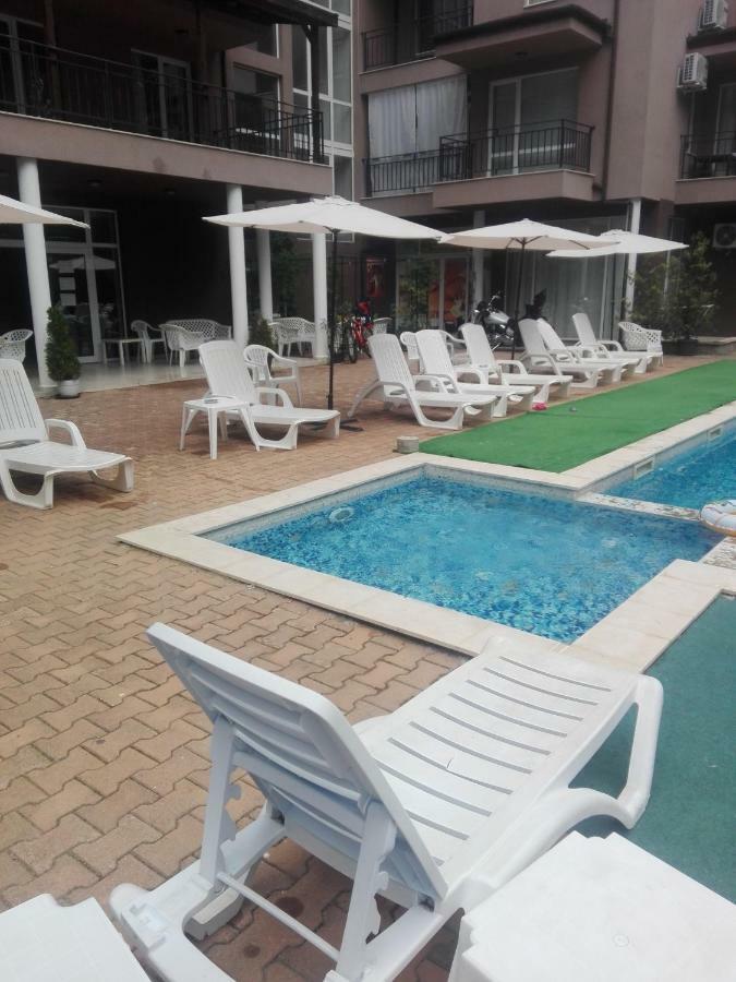Cozy Apartment Saint Sofia Pantai Sunny Luaran gambar