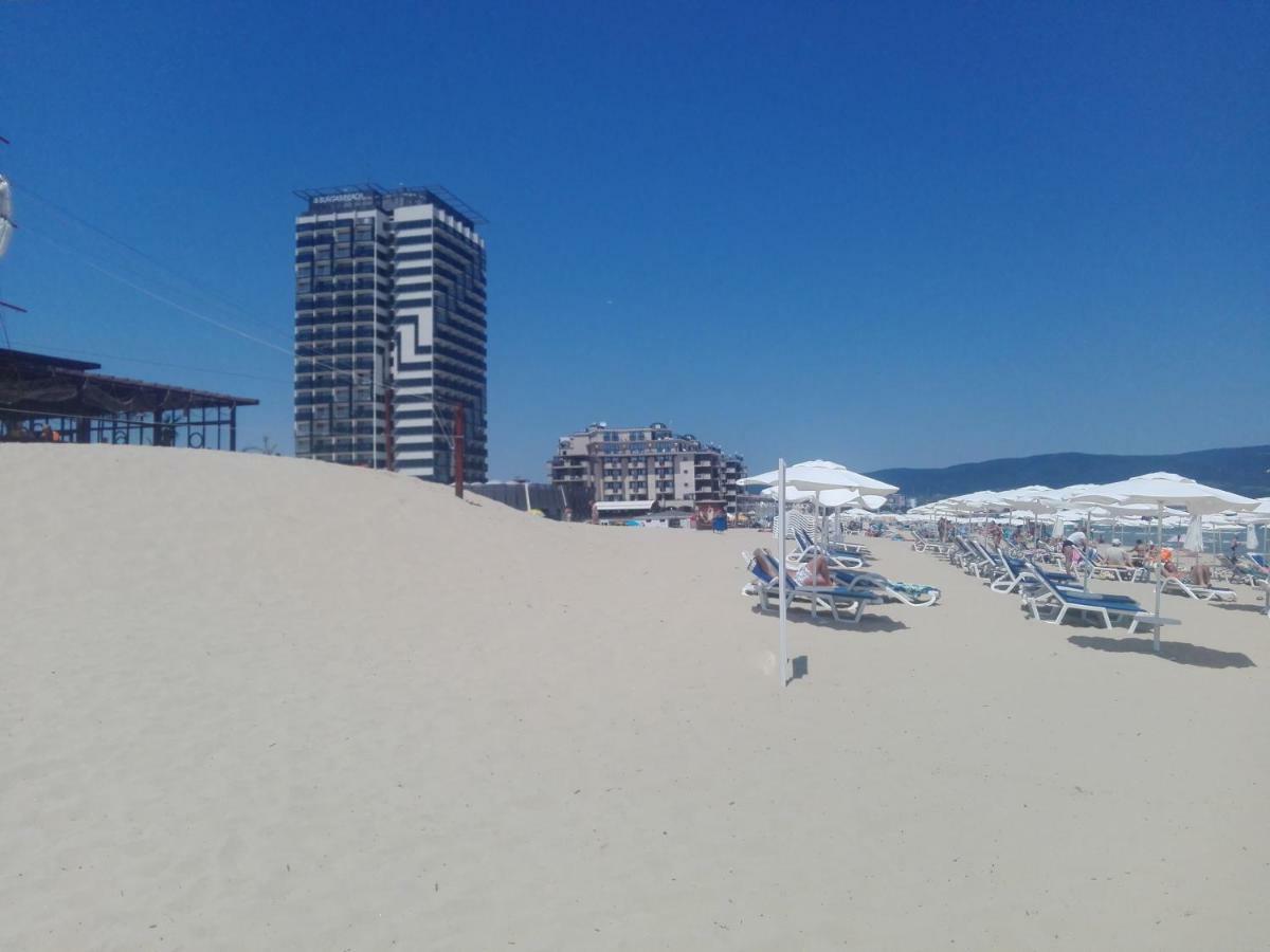 Cozy Apartment Saint Sofia Pantai Sunny Luaran gambar