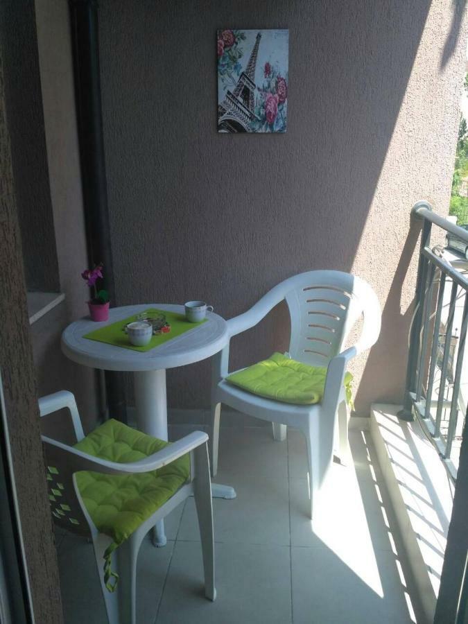 Cozy Apartment Saint Sofia Pantai Sunny Luaran gambar